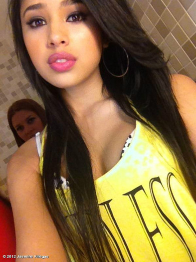 538230_222147774558729_155892724517568_418560_893228411_n - jasmine V3