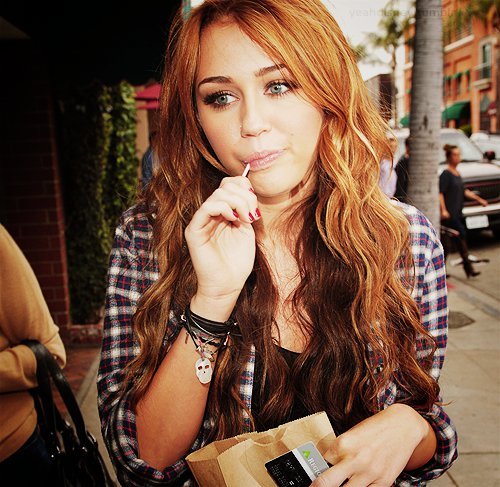 261259_100355493394308_100002595720064_1068_1217238_n - miley-cyrus 1