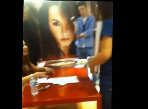 DEMI LOVATO IN ITALY 31-03-12 1509 - Demilush in Italy Part oo3