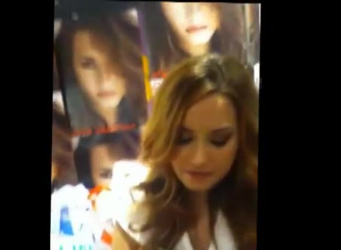 DEMI LOVATO IN ITALY 31-03-12 1735 - Demilush in Italy Part oo3