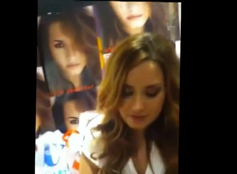 DEMI LOVATO IN ITALY 31-03-12 1738 - Demilush in Italy Part oo3