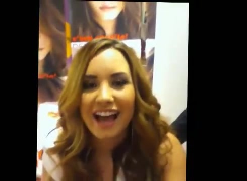 DEMI LOVATO IN ITALY 31-03-12 1903 - Demilush in Italy Part oo3