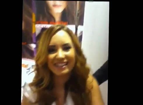 DEMI LOVATO IN ITALY 31-03-12 1928 - Demilush in Italy Part oo3