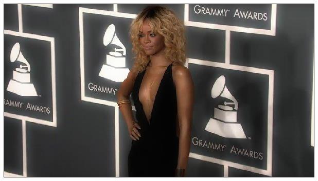 398755_10150564533467841_134980337840_8698821_736483792_n - Rihanna