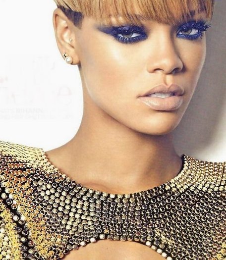416988_264220573648647_148451948558844_644564_437049618_n - Rihanna