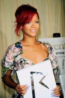 420177_278281955575842_148451948558844_674825_142010864_n - Rihanna