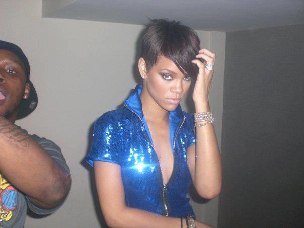 420293_289749234429114_148451948558844_703596_1833980198_n - Rihanna