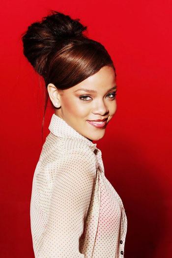 430707_285826761488028_148451948558844_693522_966759465_n - Rihanna