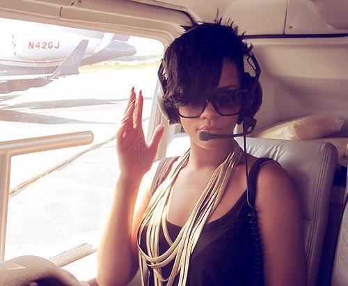 532222_303238313080206_148451948558844_739002_605298050_n - Rihanna