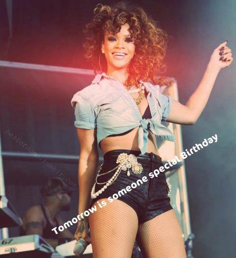 532311_296467853757252_148451948558844_720458_993455992_n - Rihanna