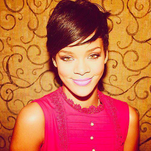 551143_303236959747008_148451948558844_738976_502047648_n - Rihanna