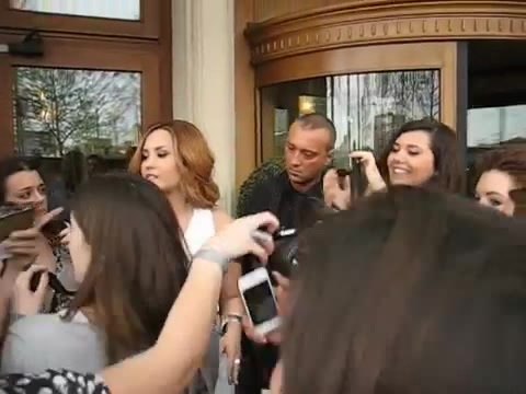 Demi Lovato In Milan - Outside Her Hotel 1115 Demi Lovato In Milan - Outside Her Hotel 1115