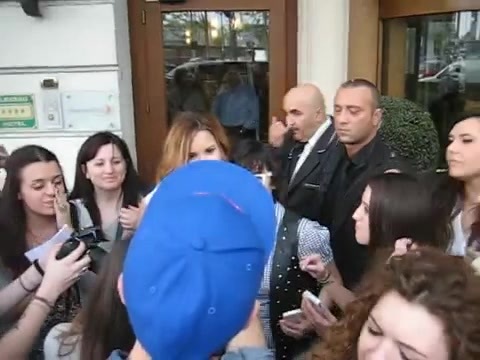 Demi Lovato In Milan - Outside Her Hotel 1418 Demi Lovato In Milan - Outside Her Hotel 1418