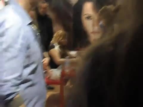 Demi Lovato signing session Mondadori Milano 31-03-12 0014