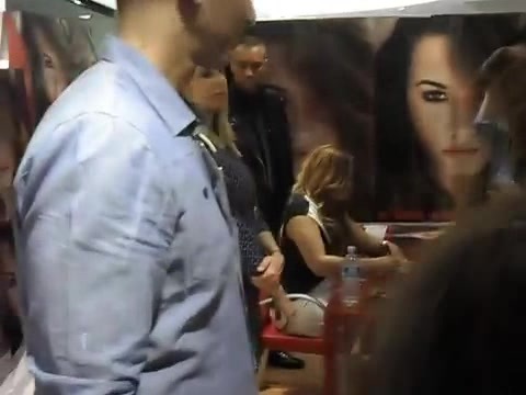 Demi Lovato signing session Mondadori Milano 31-03-12 0030