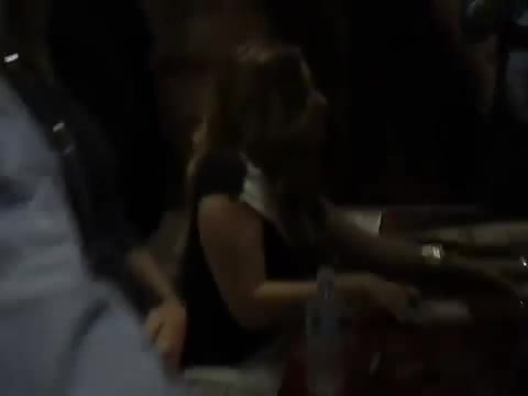 Demi Lovato signing session Mondadori Milano 31-03-12 0114