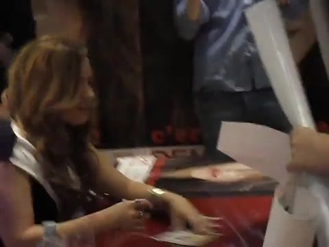 Demi Lovato signing session Mondadori Milano 31-03-12 0237