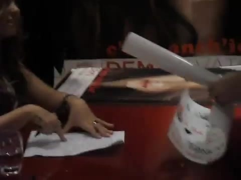 Demi Lovato signing session Mondadori Milano 31-03-12 0410