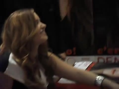 Demi Lovato signing session Mondadori Milano 31-03-12 0617