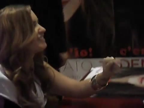 Demi Lovato signing session Mondadori Milano 31-03-12 0646