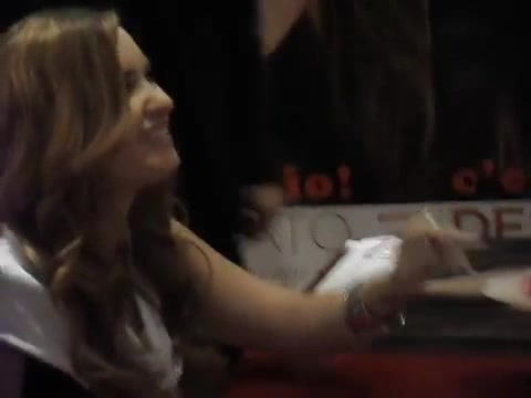 Demi Lovato signing session Mondadori Milano 31-03-12 0648