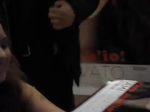 Demi Lovato signing session Mondadori Milano 31-03-12 0696