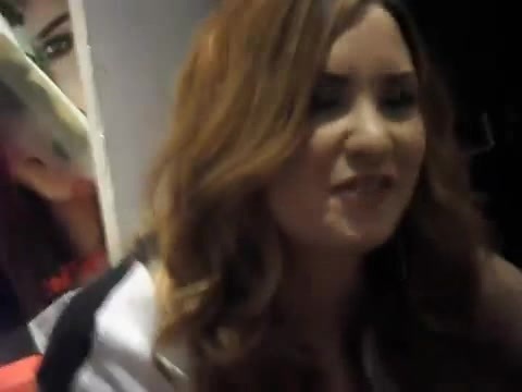 Demi Lovato signing session Mondadori Milano 31-03-12 0723