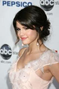 images (2) - Selena Gomez