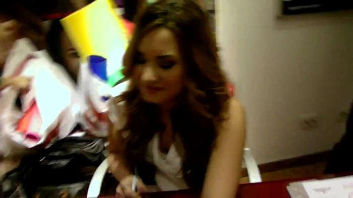 Demi Lovato - 31 marzo - Mondadori Milano 333 - Demilush - 31 March - Mondadori Milano