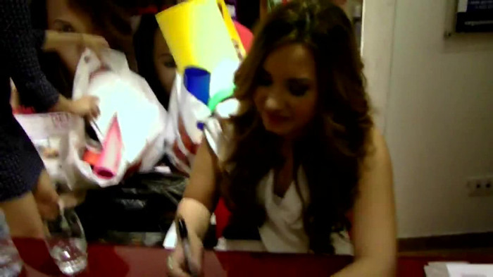 Demi Lovato - 31 marzo - Mondadori Milano 341 - Demilush - 31 March - Mondadori Milano