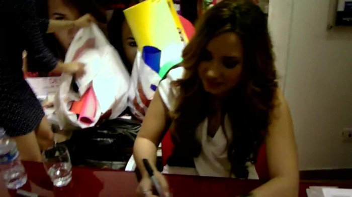 Demi Lovato - 31 marzo - Mondadori Milano 345 - Demilush - 31 March - Mondadori Milano