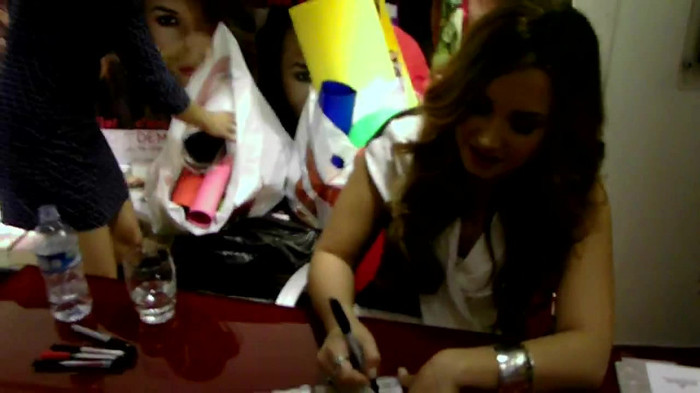 Demi Lovato - 31 marzo - Mondadori Milano 355 - Demilush - 31 March - Mondadori Milano