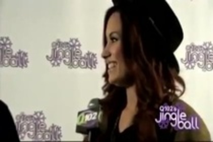 Maxwell with Demi Lovato HQ (485)