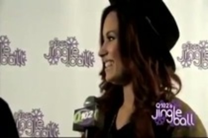 Maxwell with Demi Lovato HQ (486)