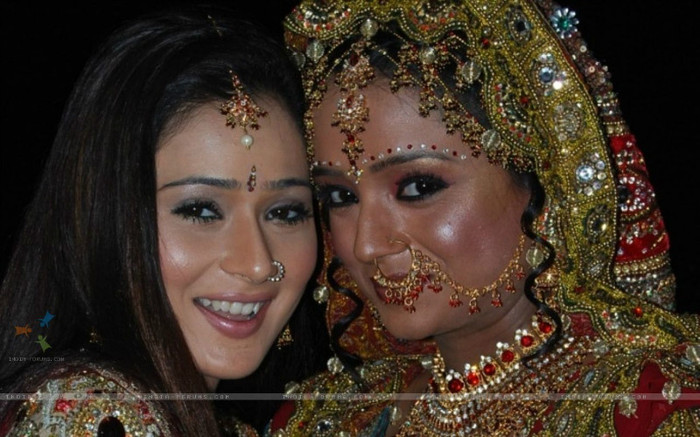 33104-ragini-and-sadhna-looking-gorgeous - x-Bidaai-x