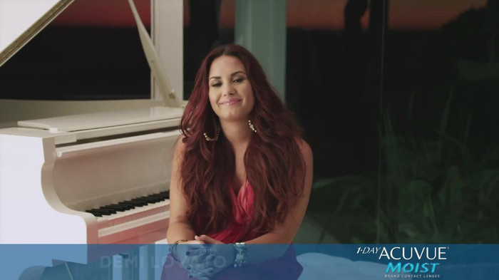 Demi Lovato reveals her vision for style_ ACUVUE® 1-DAY Contest Stories 0012