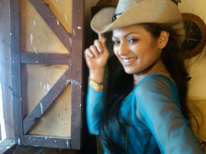 38769127036755301400510 - Drashti Dhami