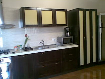 16042009; bucatarie din lemn masiv executata pe comanda
