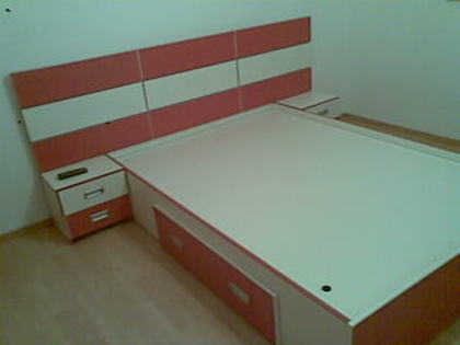 20082009(001); pat cu sertare si noptiere executat pe comanda
