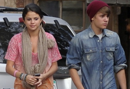 RISJ - Justin Bieber vorbeste despre relatia lui intima cu Selena Gomez