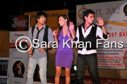 406531_234886366605320_234848326609124_474720_1349983947_n - sara khan poze noi
