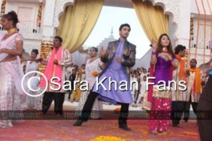 419889_248720551888568_234848326609124_510598_1758860868_n - sara khan poze noi