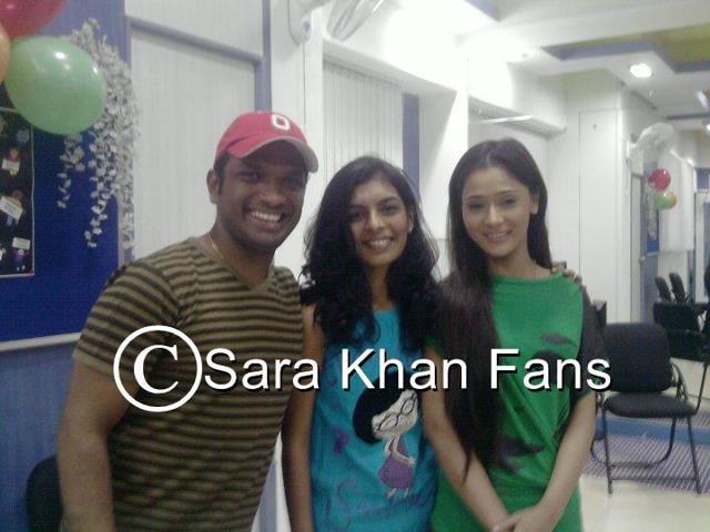 421548_239403002820323_234848326609124_487620_1934642444_n - sara khan poze noi