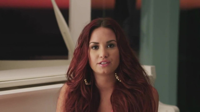 Demi Lovato reveals her vision for style_ ACUVUE® 1-DAY Contest Stories 1006