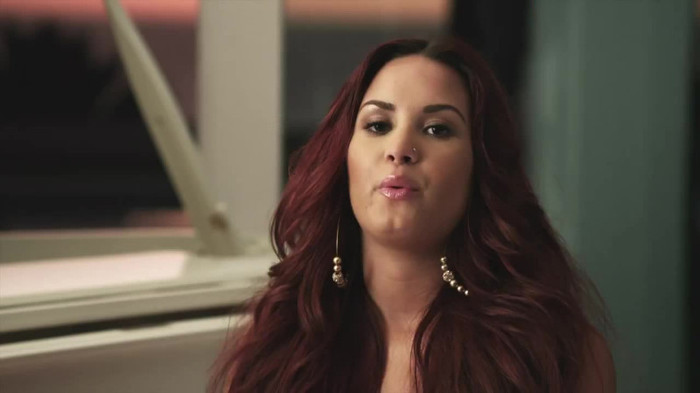 Demi Lovato reveals her vision for style_ ACUVUE® 1-DAY Contest Stories 1019 - Demi - Reveals Her Vision For Style ACUVUE 1 - Day Contest Stories Part oo2