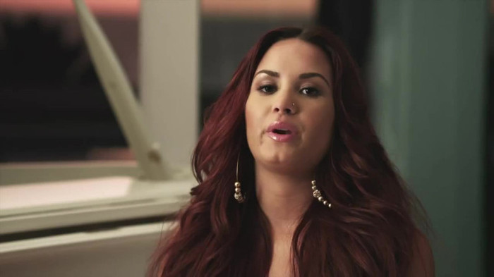 Demi Lovato reveals her vision for style_ ACUVUE® 1-DAY Contest Stories 1021 - Demi - Reveals Her Vision For Style ACUVUE 1 - Day Contest Stories Part oo2