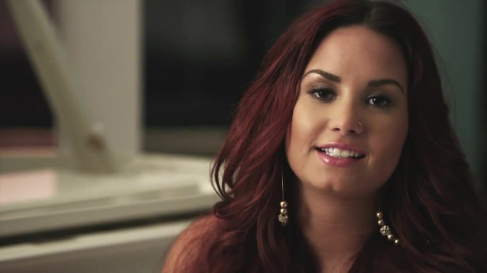 Demi Lovato reveals her vision for style_ ACUVUE® 1-DAY Contest Stories 1475