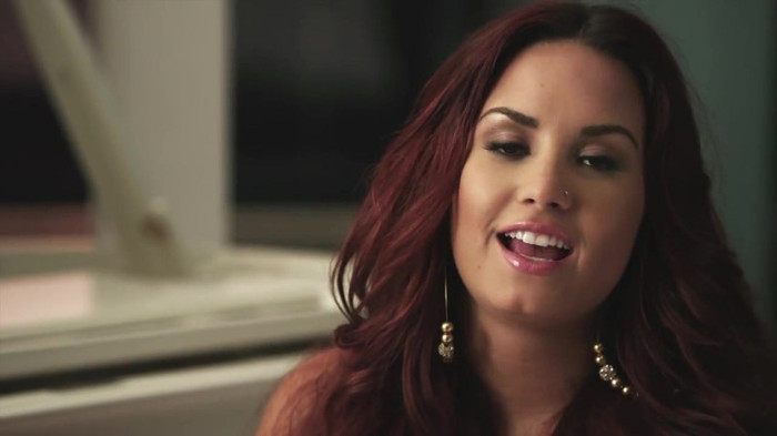 Demi Lovato reveals her vision for style_ ACUVUE® 1-DAY Contest Stories 1482