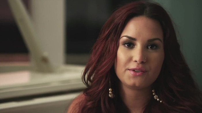 Demi Lovato reveals her vision for style_ ACUVUE® 1-DAY Contest Stories 1522