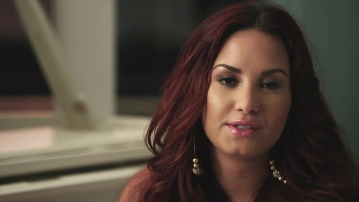 Demi Lovato reveals her vision for style_ ACUVUE® 1-DAY Contest Stories 1524